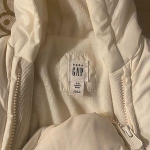 Baby GAP Snow Suit 3-6 months. White. Used only once